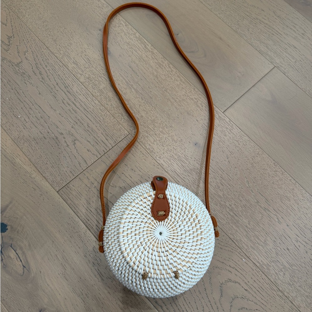 Elegant White Woven Crossbody Bag